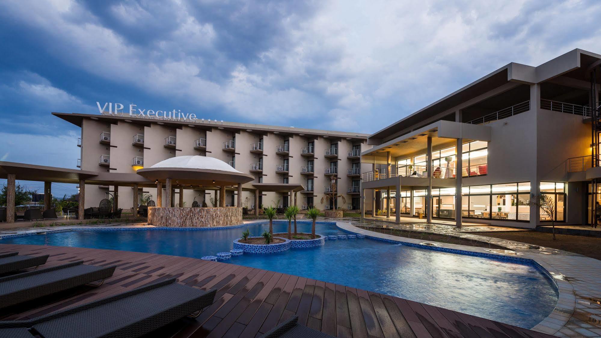 Hotel Vip Executive 테테 외부 사진